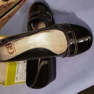 NWT Gianni Bini Fudge Heels